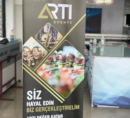 Roll-Up Banner (3)